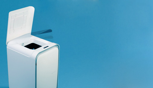 Automatic self-sealing rubbish bin